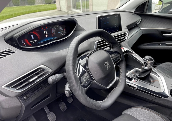 Peugeot 5008 cena 59900 przebieg: 217450, rok produkcji 2018 z Biała małe 667